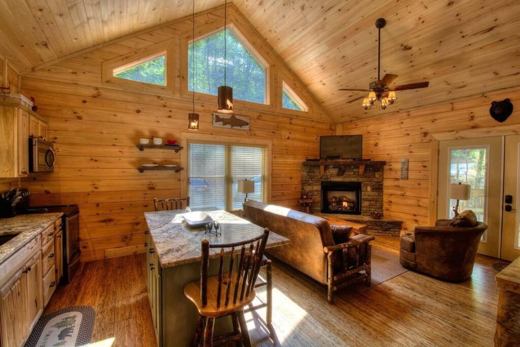브라이슨시티 Honeymoon Getaway In Woods Near Noc And Smoky Mtn Rr 빌라 외부 사진